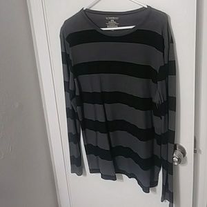 Men's long sleeve shirt size XL